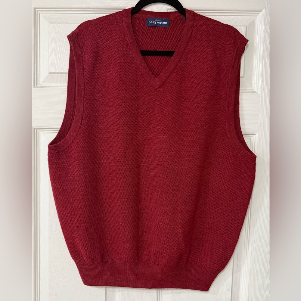 Austin Reed Men's Red Sweater 100% Merino Wool Vest Size L